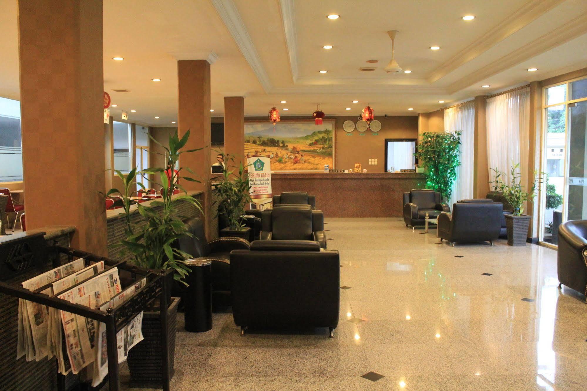 Hotel Sinar 3 Sedati Exterior foto