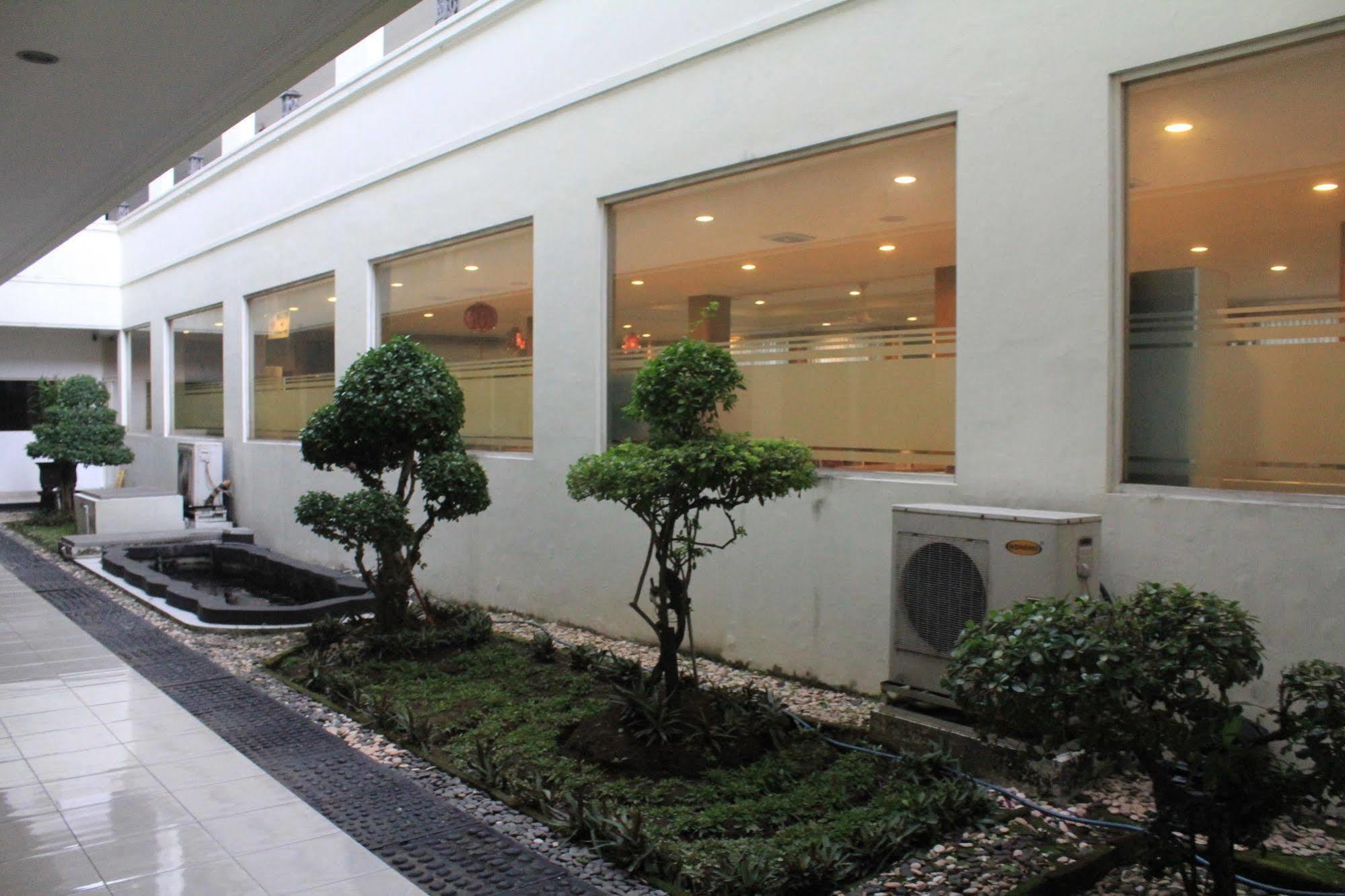 Hotel Sinar 3 Sedati Exterior foto